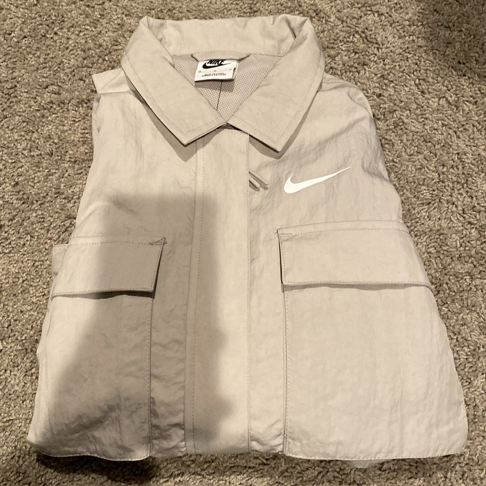 Brand new Nike cropped jacket M